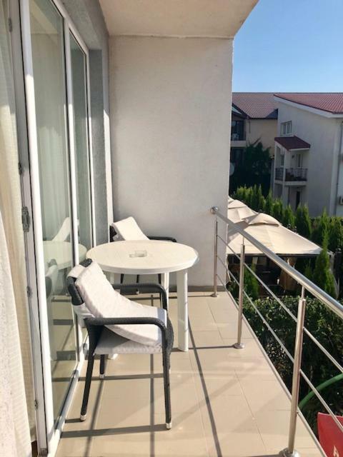 Mamaia Nord Apartment นาโวดาริ ภายนอก รูปภาพ